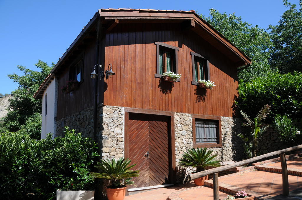 Agriturismo San Cataldo Motta Camastra Buitenkant foto